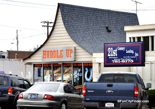 Huddle Up Pizza Restaurant's exterior in Beech Grove, Indiana, a Southeast Indianapolis suburb