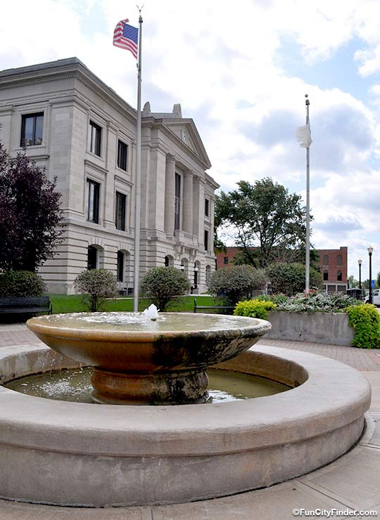 Picture of the Hendricks County Courthouse and fountain in downtown Danville, Indiana.