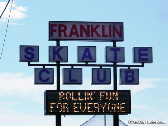 Photograph of the Franklin Skate Club sign in Franklin, Indiana