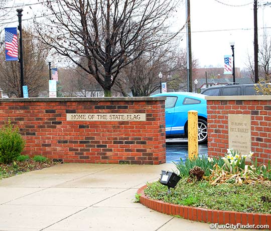 Picture of the Home of the State Flag monument and sign in downtown Martinsville, Indiana